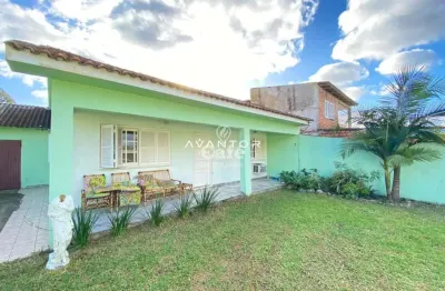 Casa, 3 dormitórios, 2 banheiros, 2 vagas, pátio, pé de platano