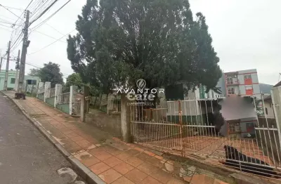 Casa 3 dormitórios, 3 vagas de garagem, próximo ao hospital da brigada