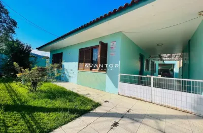 Casa, 3 dormitórios, 1 suíte, 4 vagas, espaço gourmet, pátio, camobi