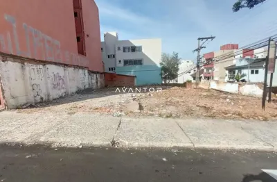 Terreno de 360 m² para alugar em excelente ponto central.
