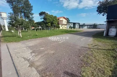 Terreno amplo de 3.800 m² com casa, pavilhão e galpão, para alugar na br 158.