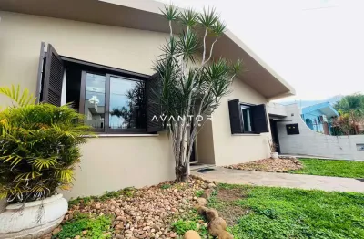 Casa, 3 dormitórios, 1 suíte, 4 banheiros, espaço gourmet, piscina, duque de cax