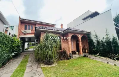 Casa, 4 dormitórios, 3 suítes, 4 banheiros, 2 vagas, medianeira