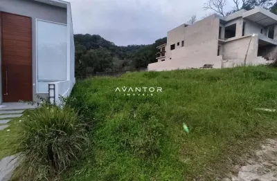 Venha viver seu sonho! terreno de 300 m² em condomínio familiar, a 5 minutos do