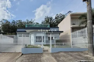 Linda casa de 4 dormitórios, suíte e 2 vagas de garagem!