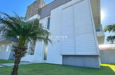Casa com 3 quartos à venda na Rua Romeu Beltrao, 429, Camobi, Santa Maria