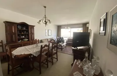 Amplo apartamento no centro de santa maria com 3 dormitórios.