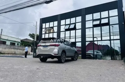 Oportunidade, loja de esquina com 126m² privativos na av. + comercial da cidade.