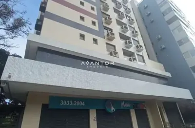 Apartamento central de 1 dormitório, sala de estar, banheiro social, cozinha, ár