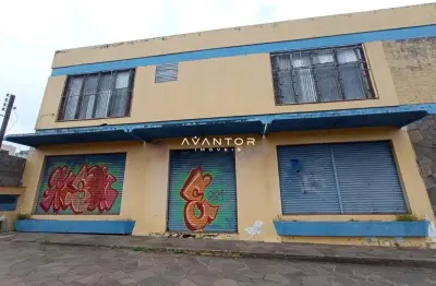 Loja  ampla de 230 m², composto por 3 salas, mezanino e 2 banheiros.