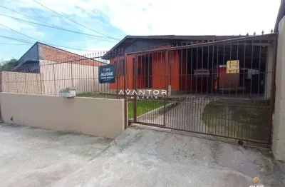 Casa no bairro duque de caxias de 3 dormitórios, sala de estar, banheiro social,