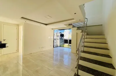 Cobertura, 3 dormitórios, 1 suíte, 3 banheiros, 2 vagas, centro
