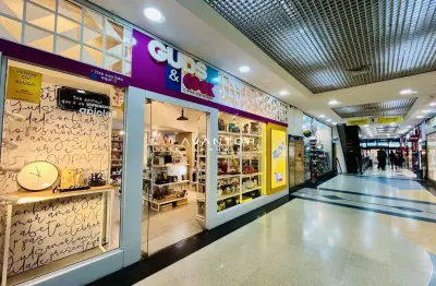 Ponto comercial para alugar na Calçadão Salvador Isaia, 1263, Centro, Santa Maria