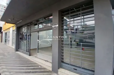 Loja comercial no centro de 400 m², composta por 3 amplas salas, escritório e 2