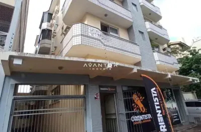 Apartamento central amplo mobiliado de 3 dormitórios, suíte, sala de estar, banh