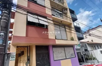 Apartamento amplo no centro de 4 dormitórios, sala de estar, 2 banheiros, cozinh