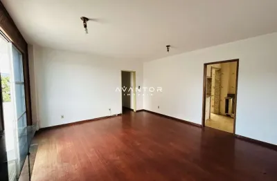 Apartamento no centro de 3 dormitórios, suíte, sala de estar, banheiro social, c