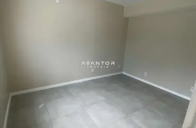 Desfrute desta excelente sala comercial no centro da cidade!