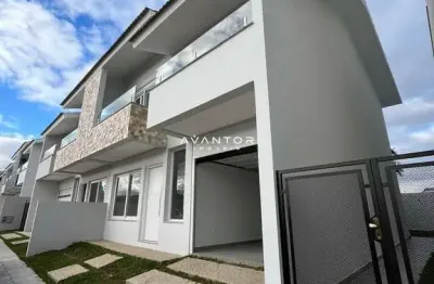 Casa duplex de 3 dormitórios, suite, sala de estar, sala de jantar, banheiro, la