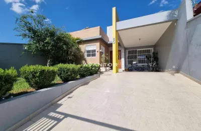Ótima casa à venda - 3 dormitórios, 1 suíte, piscina, área gourmet e lareira