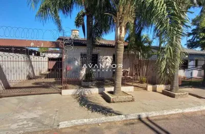 Ótima casa  com piscina à venda no bairro parque pinheiro machado