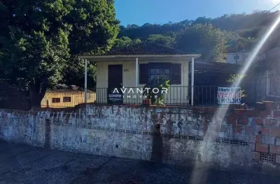 Casa com 2 quartos à venda na Rua Lupicínio Rodrigues, 274, Itararé, Santa Maria