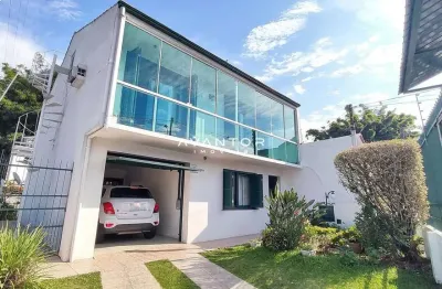 Casa de 03 dormitórios , localizado no centro de santa maria