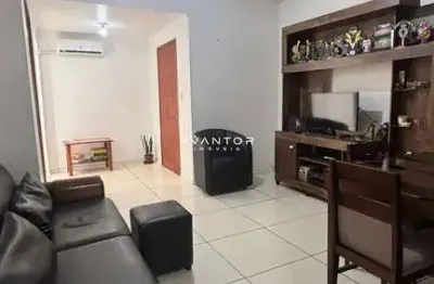 Apartamento de 2 dormitórios e 1 vaga, no patronato em santa maria