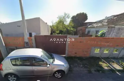 Terreno de 380 m², próximo a escolas e supermercados.