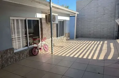 Casa com 3 quartos à venda na Rua dos Cravos, 54, Patronato, Santa Maria