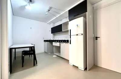 Apartamento, 1 dormitório, 1 banheiro, mobiliado, centro