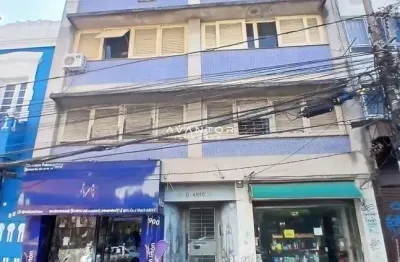 Apartamento amplo no centro de 3 dormitórios, sala de estar, 2 banheiros, escrit