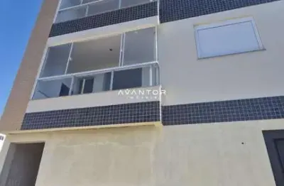 Apartamento de 2 quartos, com sacada, churrasqueira e vaga de garagem