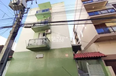 Apartamento de 3 dormitórios, ampla sala, cozinha e área de serviço.