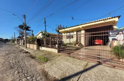 Casa de 3 dormitórios, 2 salas, espaço gourmet, pátio e  2 garagem, no bairro jk