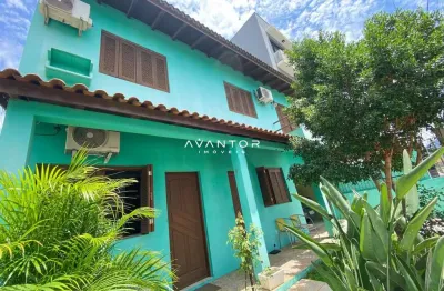 Excelente casa de fundos em  área nobre do bairro camobi !