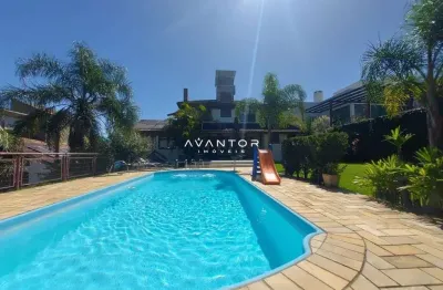 Casa, 4 suítes, 6 banheiros, 2 vagas, semimobiliado, alto padrão