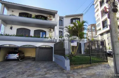 Apartamento térreo de 3 dormitórios, garagem e churrasqueira no bairro nossa sen