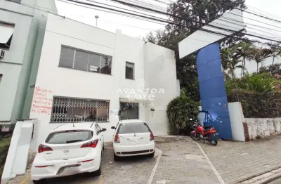 Amplo prédio comercial no centro com várias salas internas - santa maria/rs