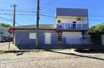 Casa de esquina com 2 moradias independentes no bairro passo d`areia.