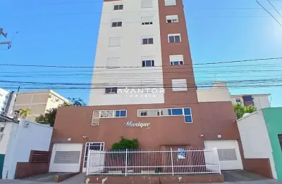 Apartamento central de 1 dormitório, sala de estar, banheiro social, cozinha, ár