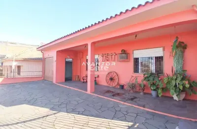 Casa ampla,  bem localizada com 3 dormitórios, 2 garagens no bairro uglione em s