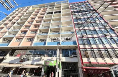 Apartamento amplo no centro de 2 dormitórios, sala 2 ambientes, 2 banheiros, coz