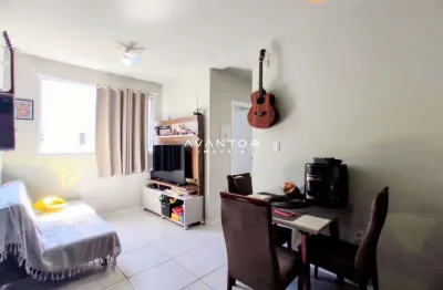 Apartamento semimobiliado, 2 dormitórios com piscina no bairro patronato em sant