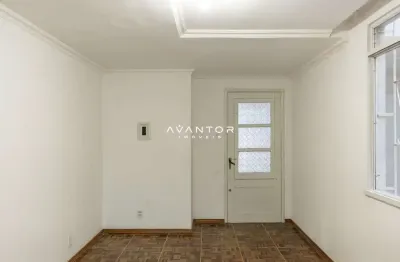 Apartamento de 2 dormitórios com garagem no bairro bonfim em santa maria.