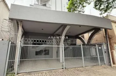 Apartamento de 1 dormitório, sacada e churrasqueira no bairro centro de santa ma