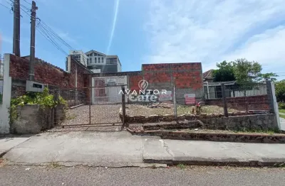 Casa duplex com 4 dormitórios, suíte, sala de estar, banheiro social, cozinha, á