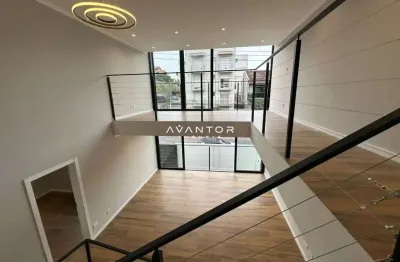 Casa de 4 dormitórios, sendo 2 suítes no bairro Nossa Senhora Medianeira em Sant