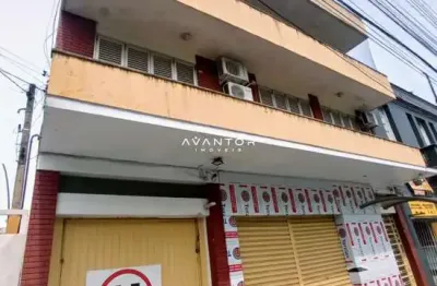 Apartamento amplo de 2 dormitórias, sala ampla, 2 banheiros, cozinha e área de s