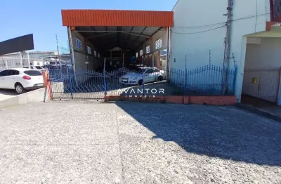 Pavilhão De 200 m² e Mais Apartamento De 2 Dormitórios, Suíte, Sala De Estar, Ba